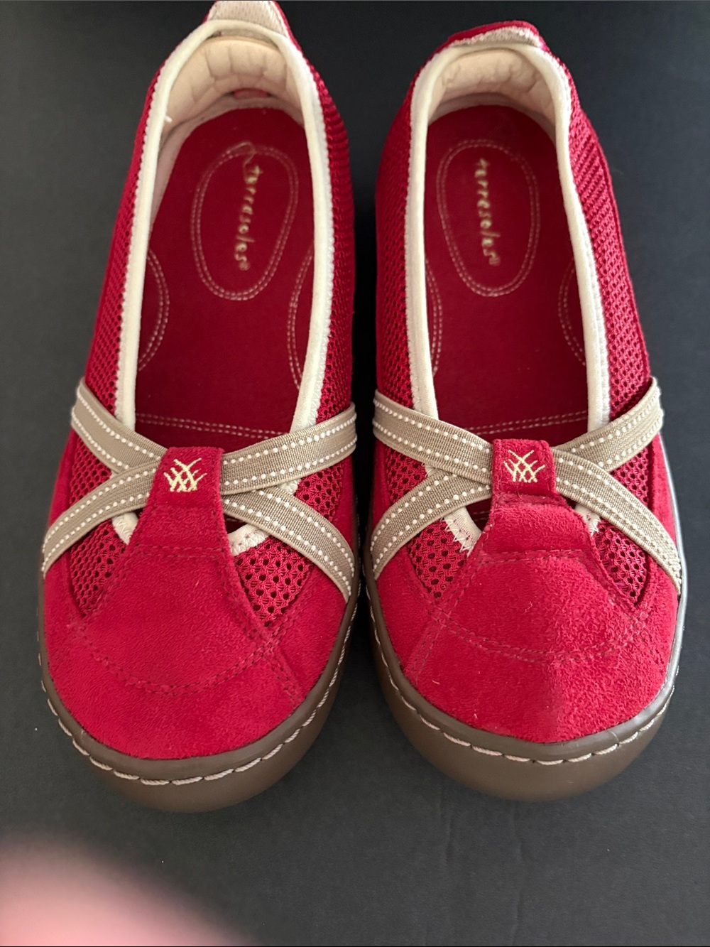 Terrasoles Echo Shoes Women’s 9 Red Cross Cross Sporty Flats